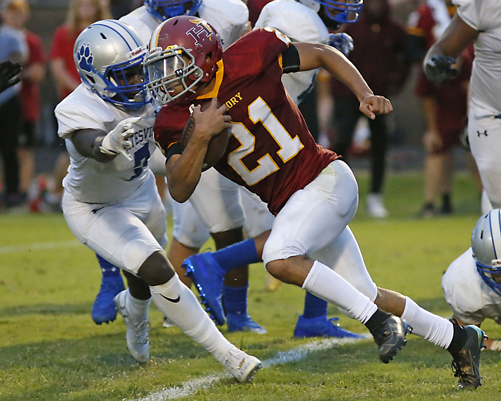 Hickory vs. statesville (13).jpg
